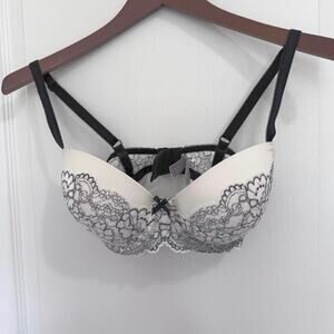 Victoria’s Secret Dream Angels Demi Bra Lined White Black Lace  Women’s 32DD Bow